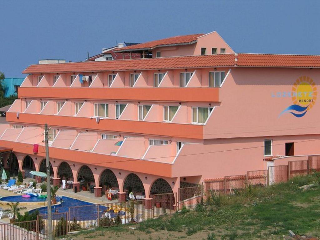 Lozenets Resort Hotel Exterior photo